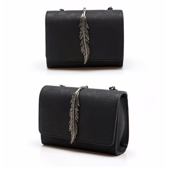 🎉HP🎉 🆕 PHOENIX Metal Chain Crossbody Bag - Picture 4 of 6